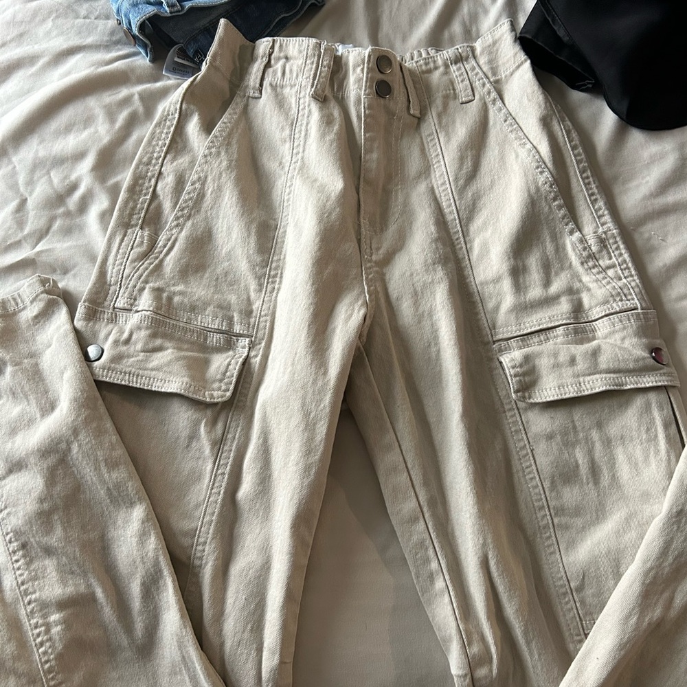 Women’s Tan Cargo Pants